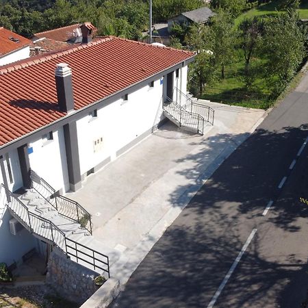 Apartments Ema Ловран Екстер'єр фото