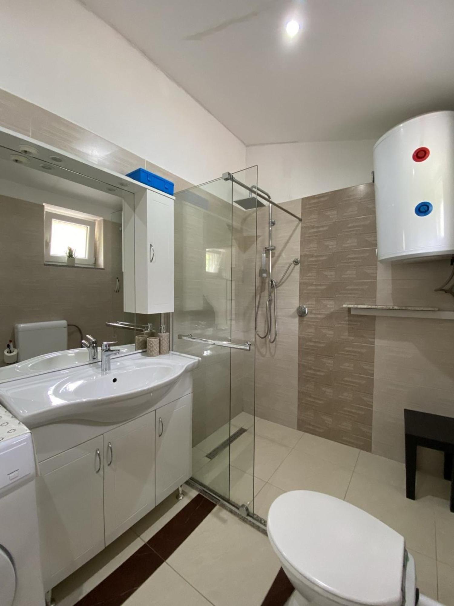 Apartments Ema Ловран Екстер'єр фото