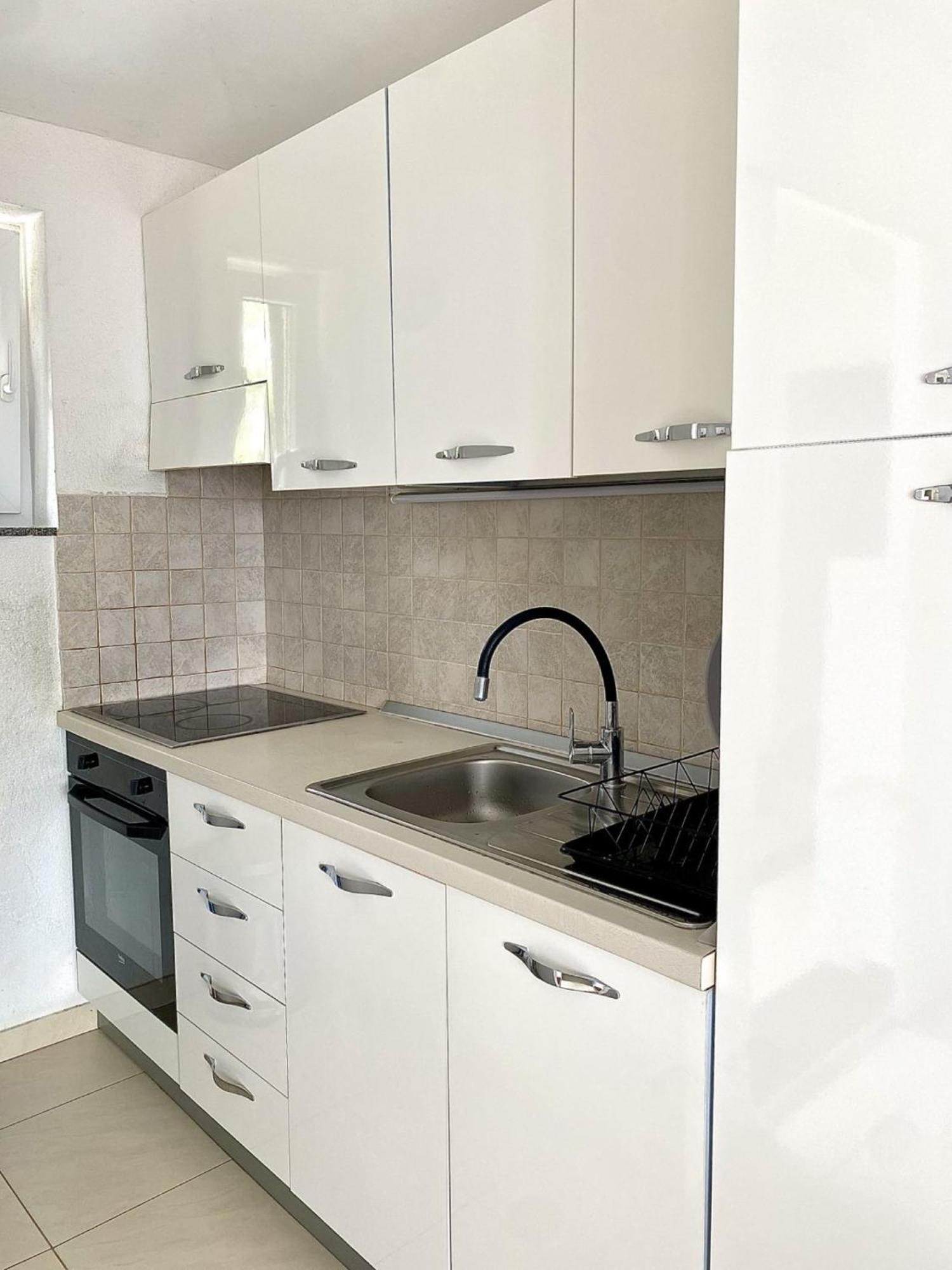 Apartments Ema Ловран Екстер'єр фото
